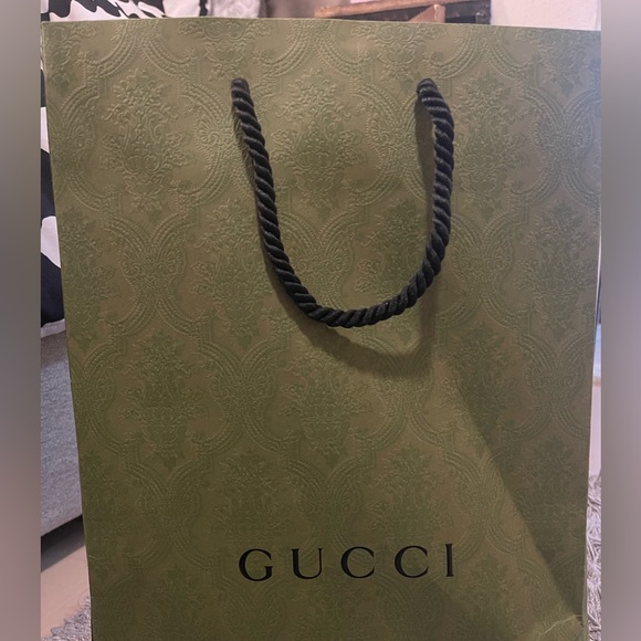 Gucci Basket Sneakers (authentic) - Picture 2 of 9